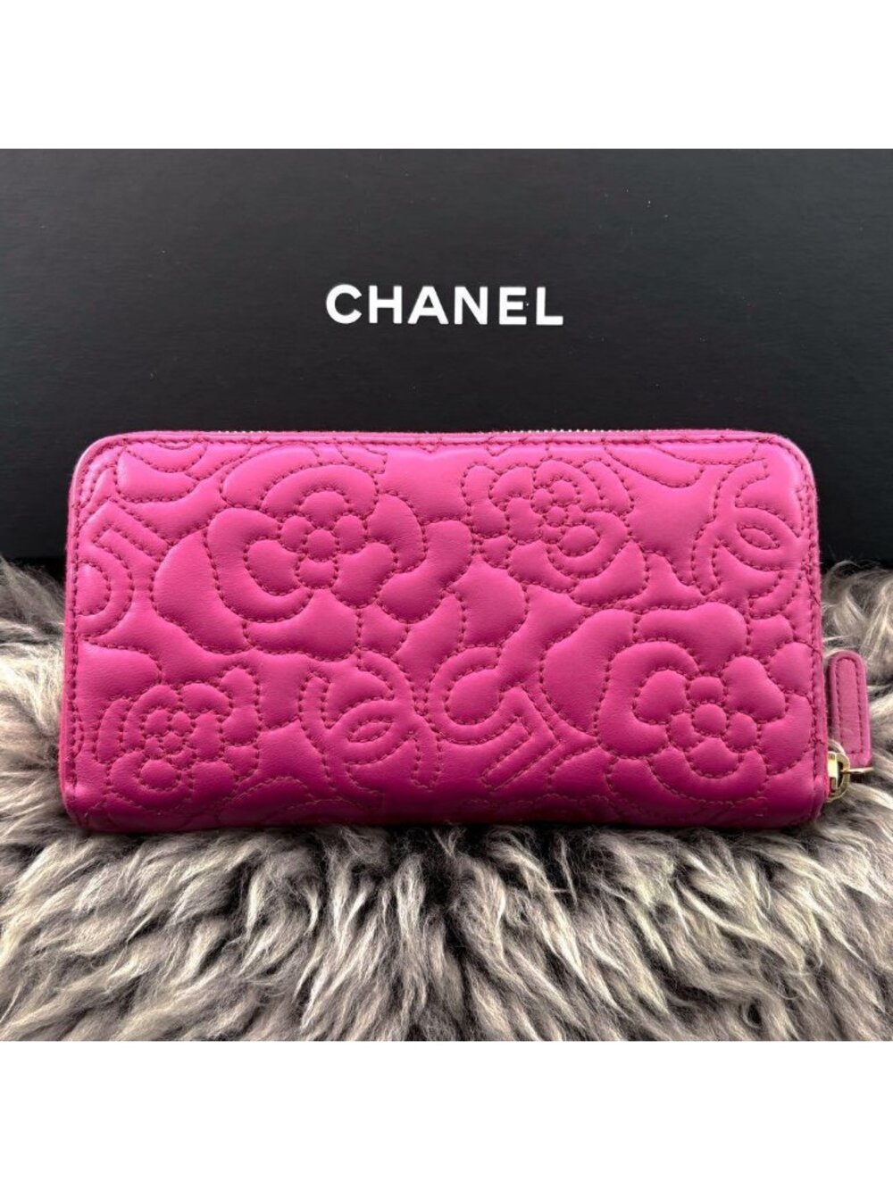 Chanel Wallet Camellia Stitch Round Zip - Picture 4 of 15
